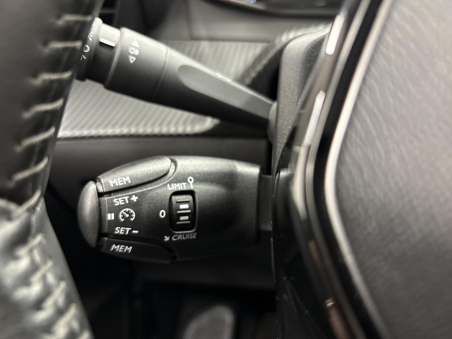 PEUGEOT 208 2020