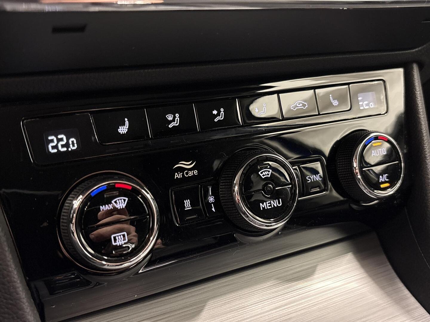 SKODA SUPERB COMBI 2022