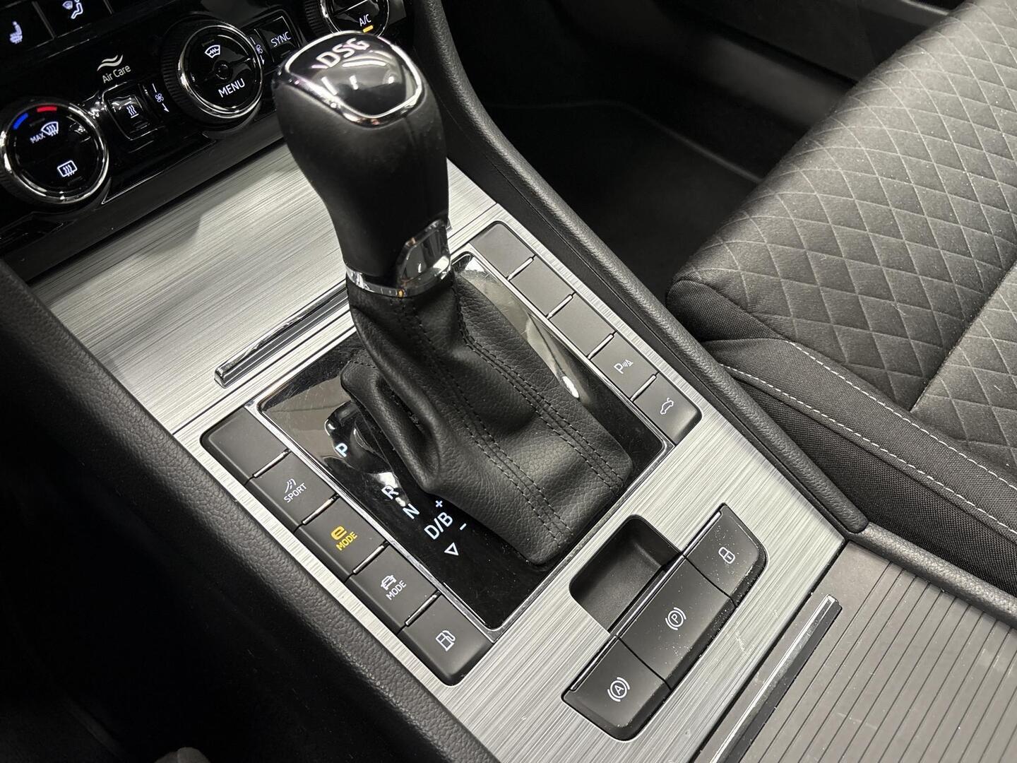 SKODA SUPERB COMBI 2022