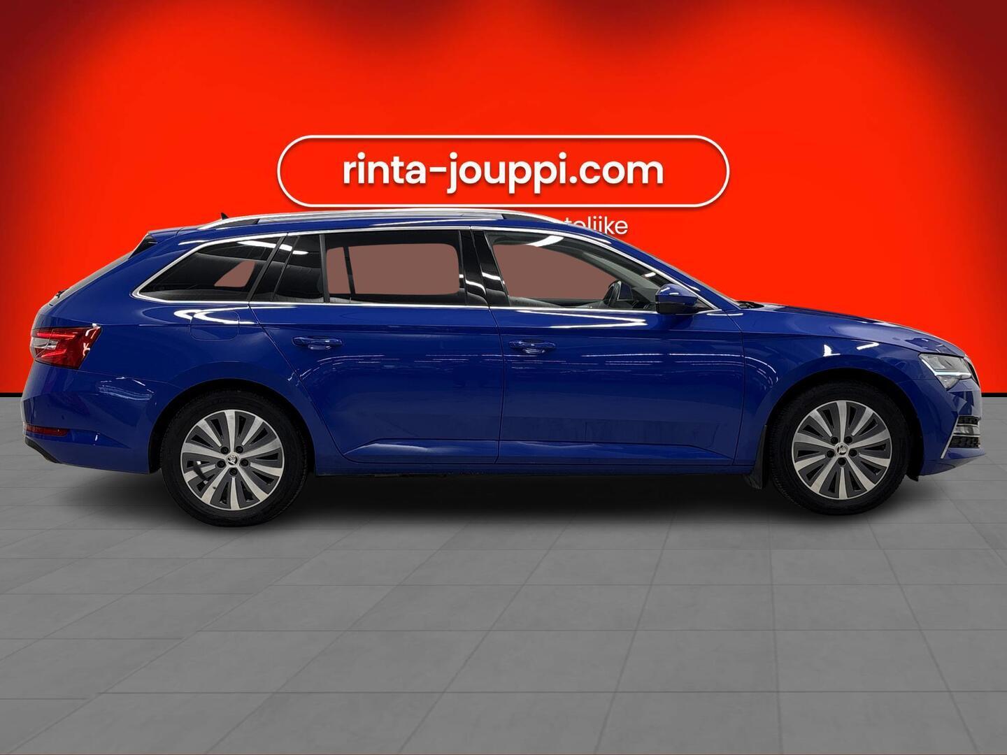 SKODA SUPERB COMBI 2022