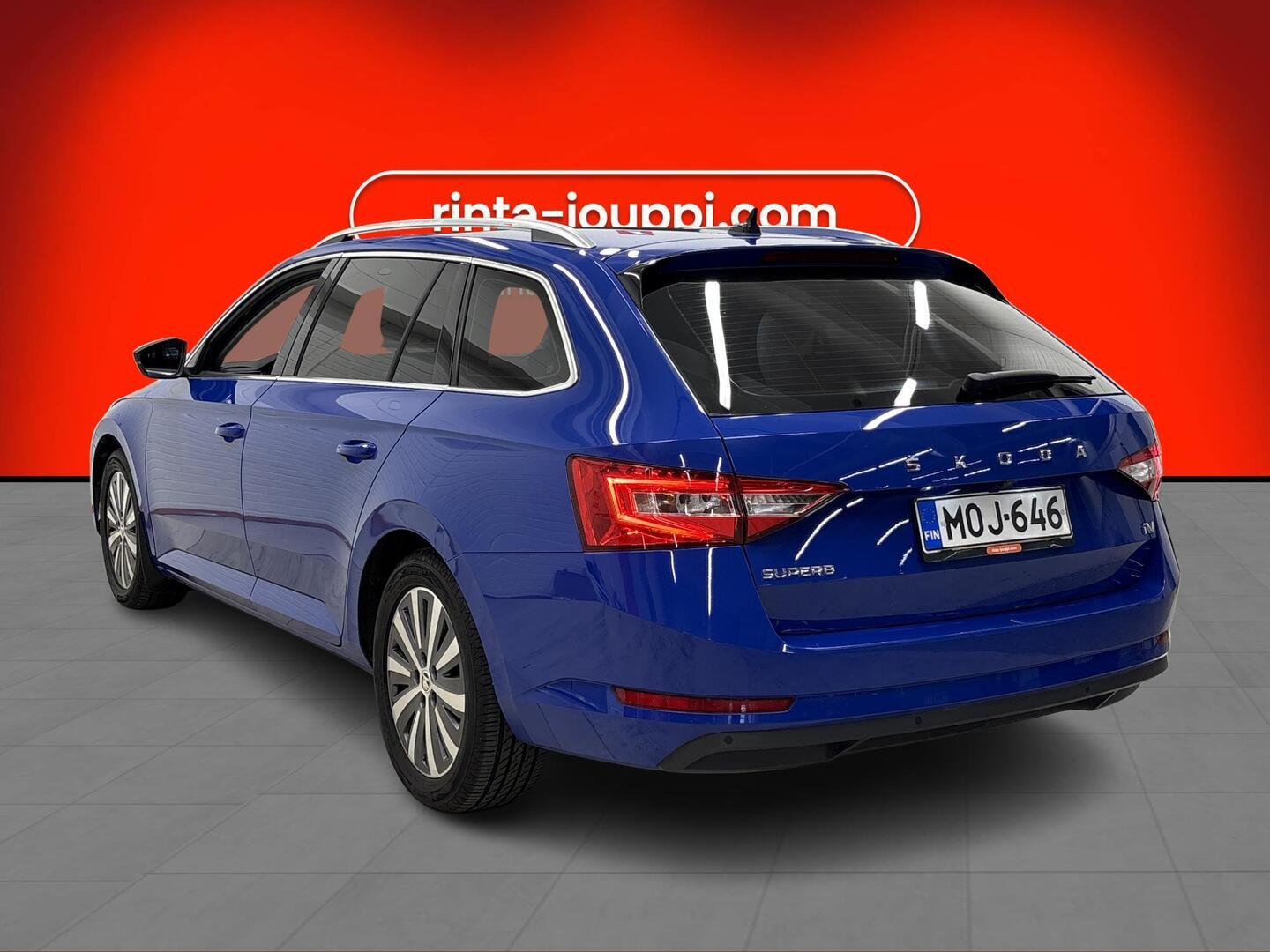 SKODA SUPERB COMBI 2022