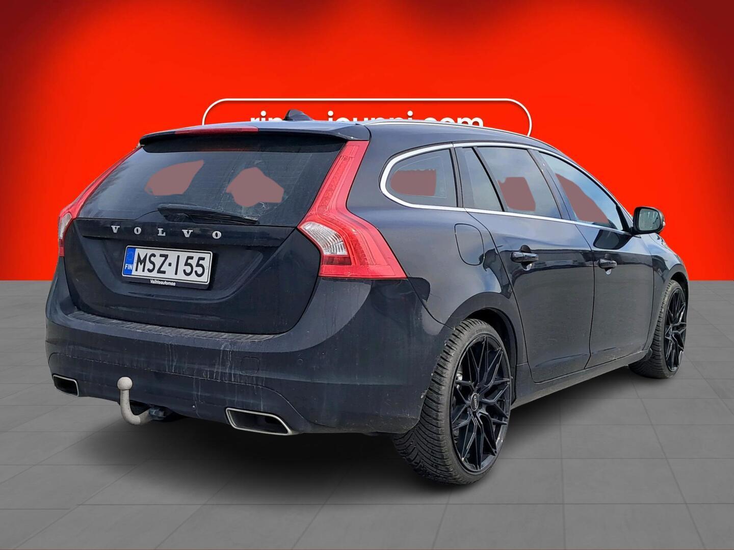 VOLVO V60 2016