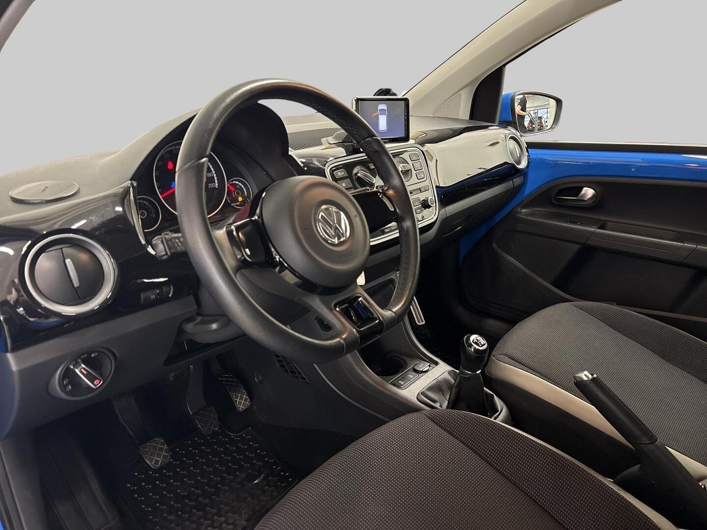 VOLKSWAGEN up! 2014