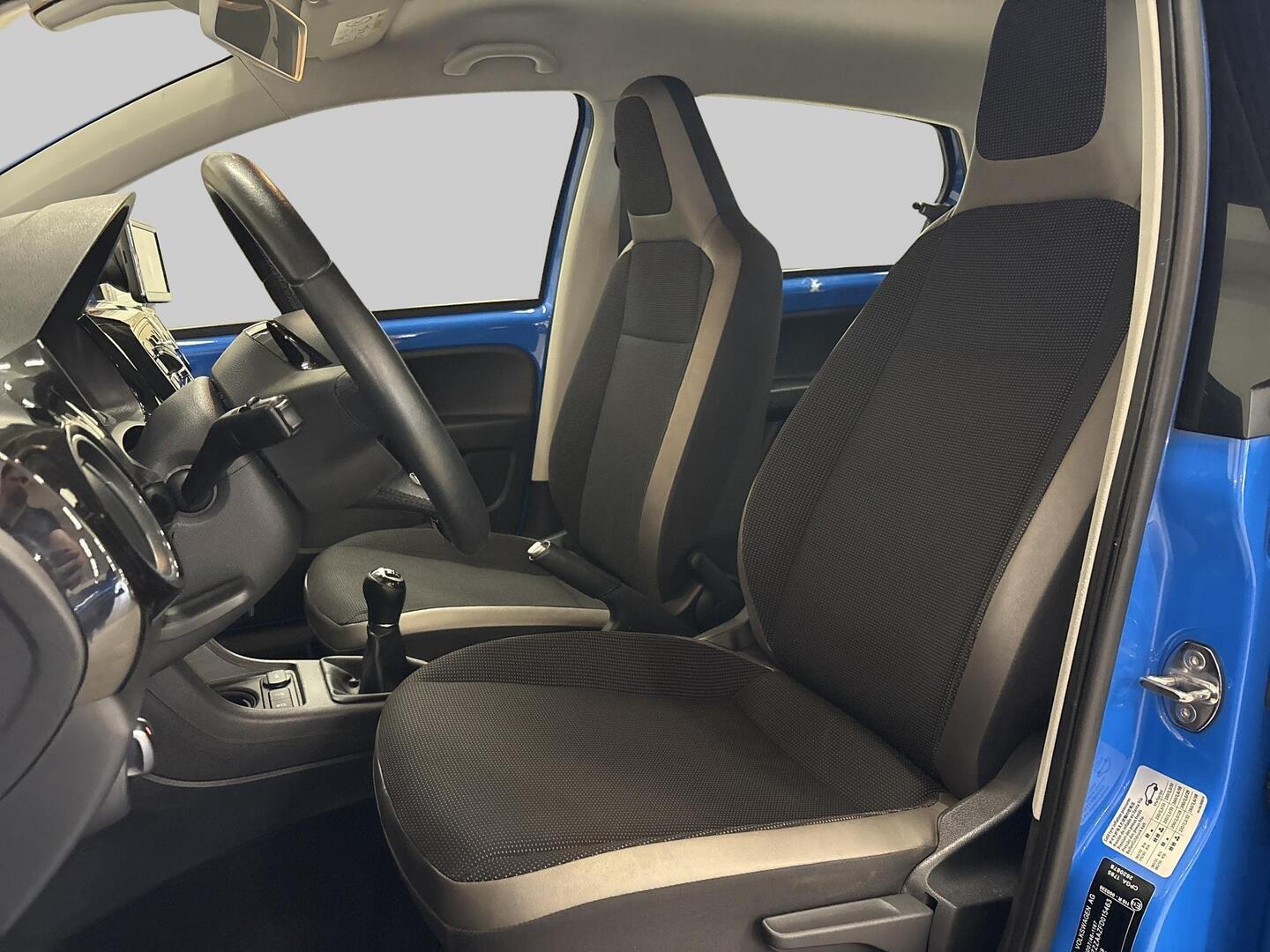 VOLKSWAGEN up! 2014