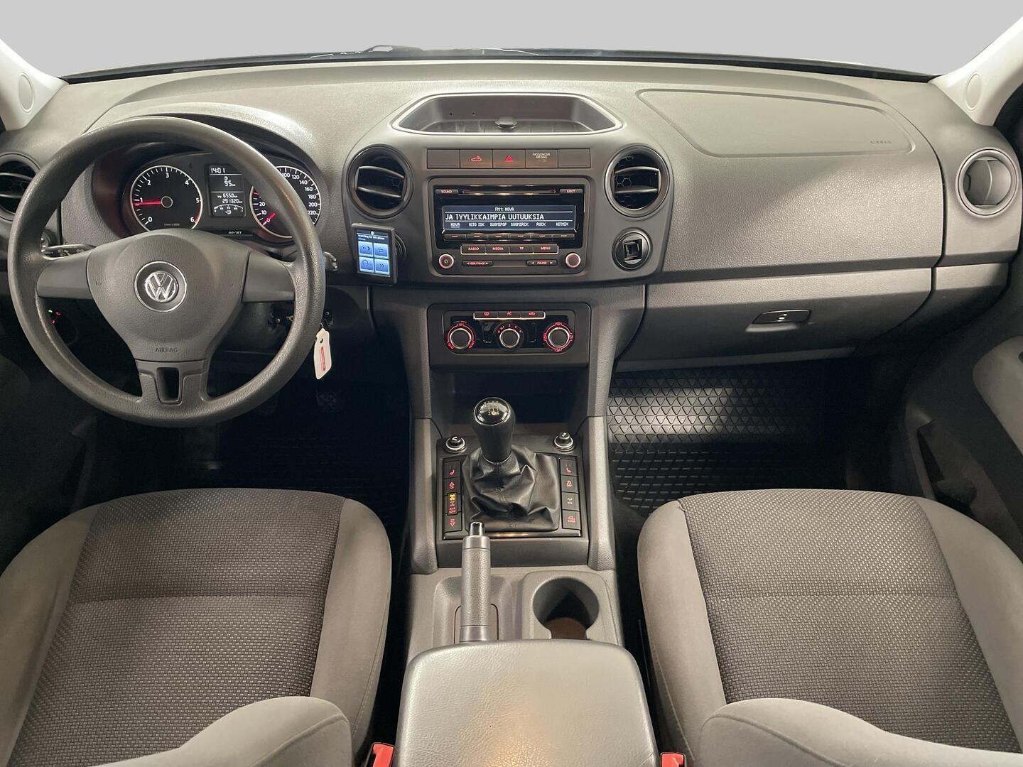 VOLKSWAGEN Amarok 2012