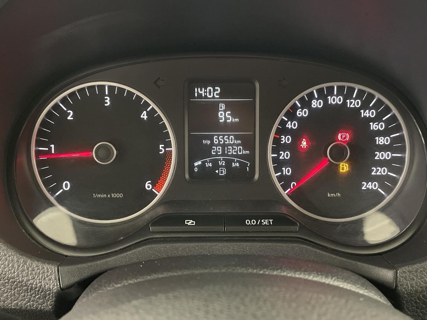 VOLKSWAGEN Amarok 2012