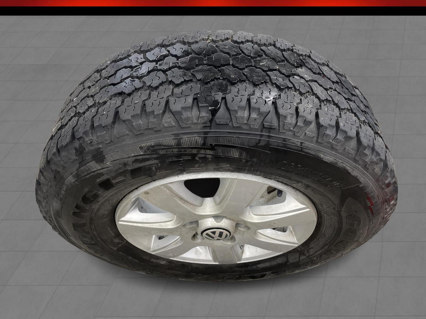 VOLKSWAGEN Amarok 2012