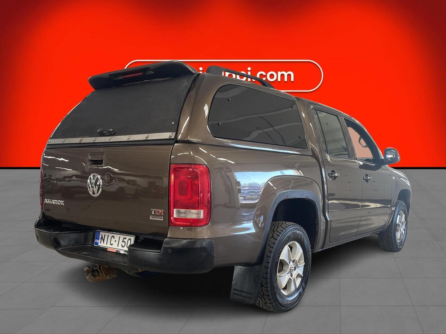 VOLKSWAGEN Amarok 2012