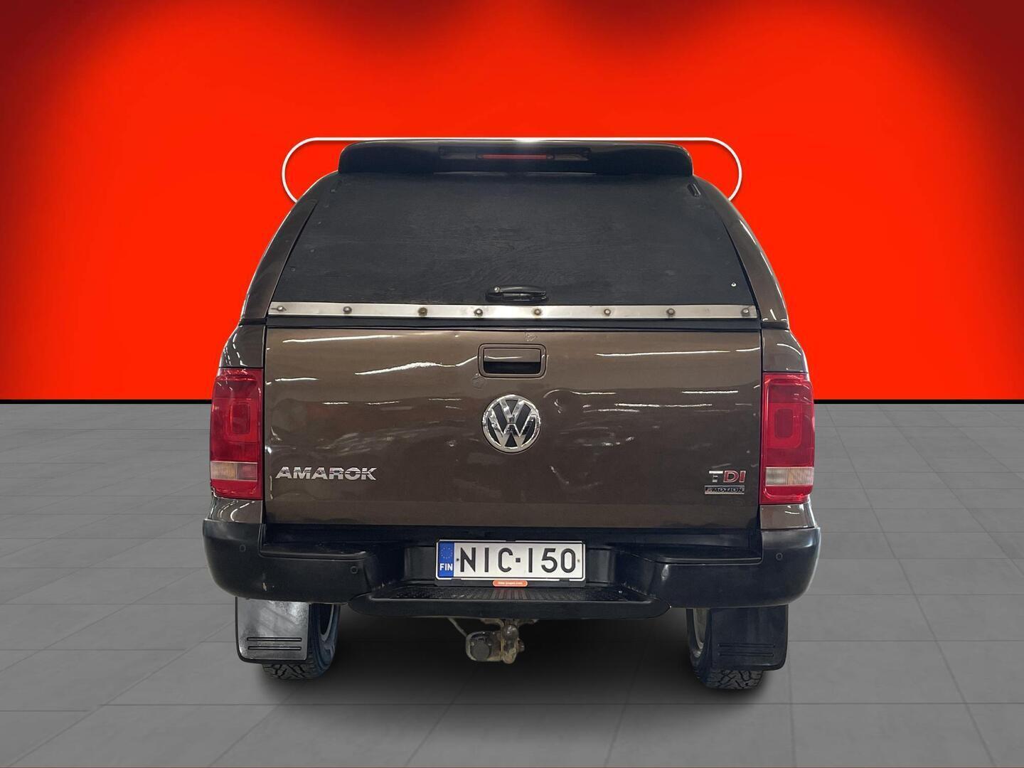 VOLKSWAGEN Amarok 2012