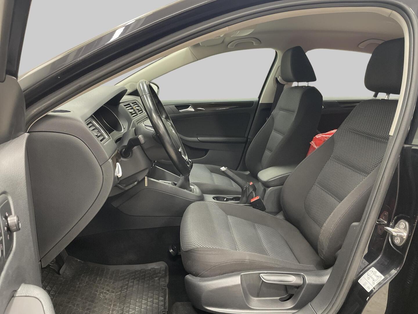 VOLKSWAGEN Jetta 2016