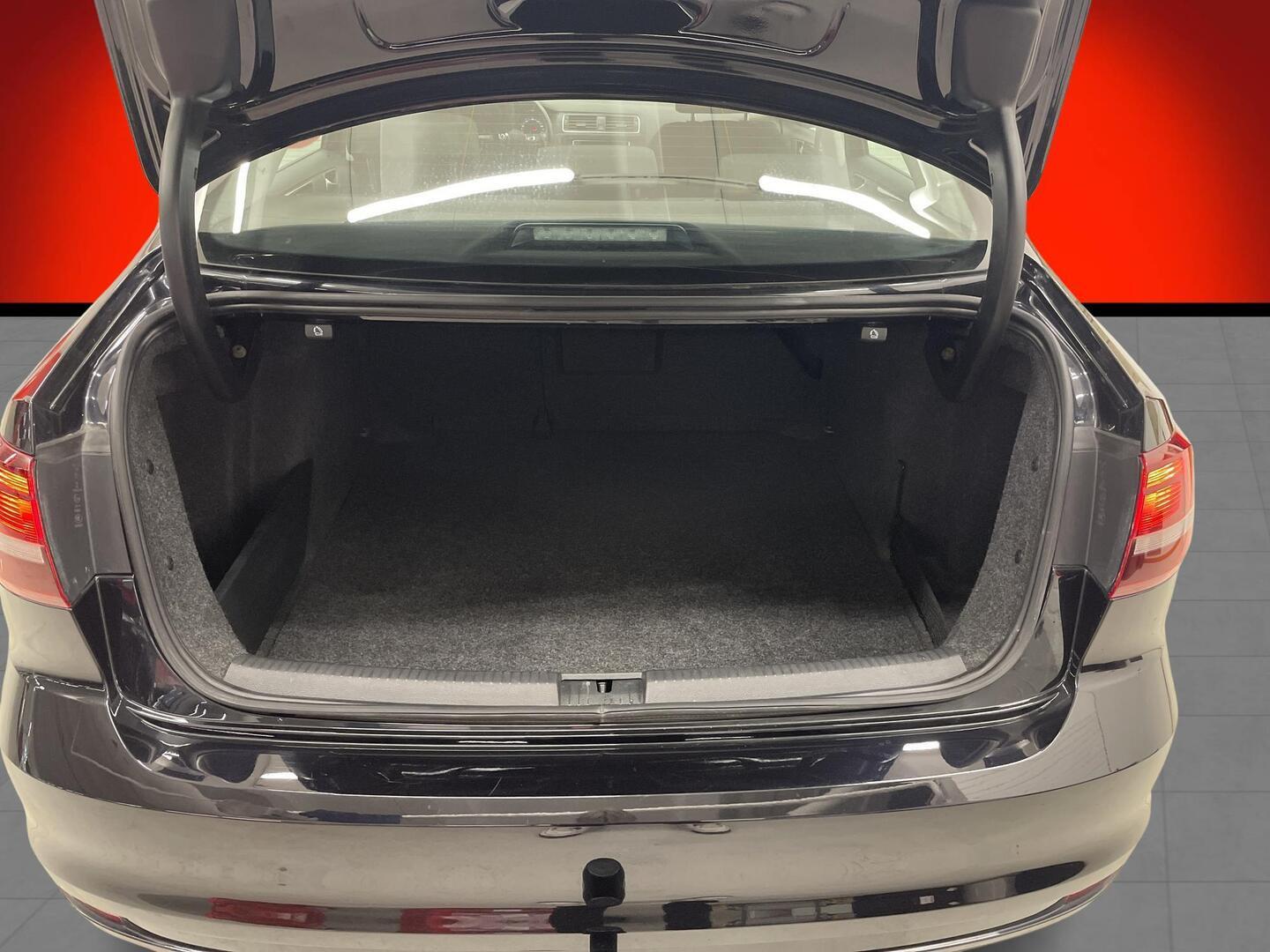 VOLKSWAGEN Jetta 2016