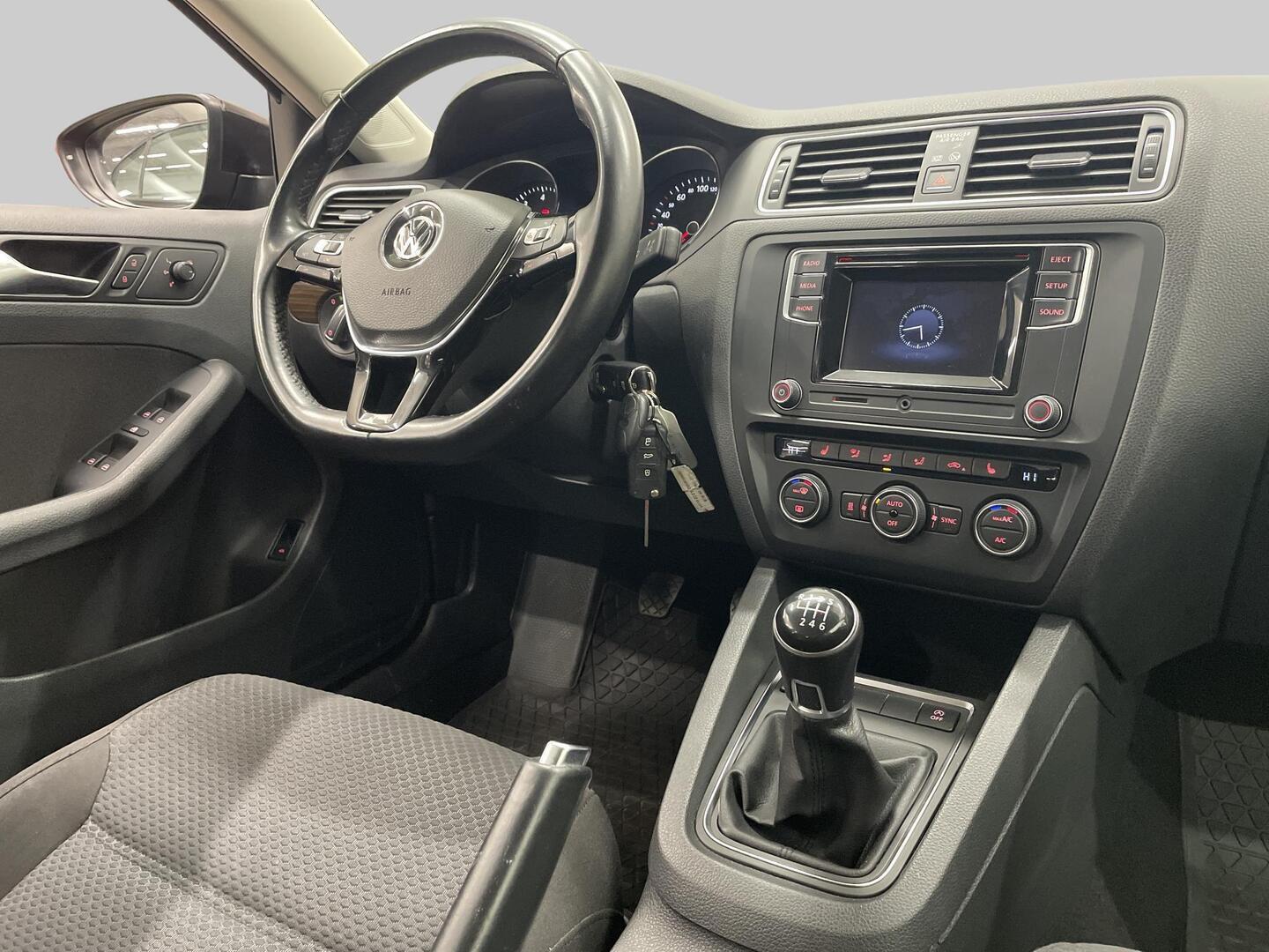 VOLKSWAGEN Jetta 2016
