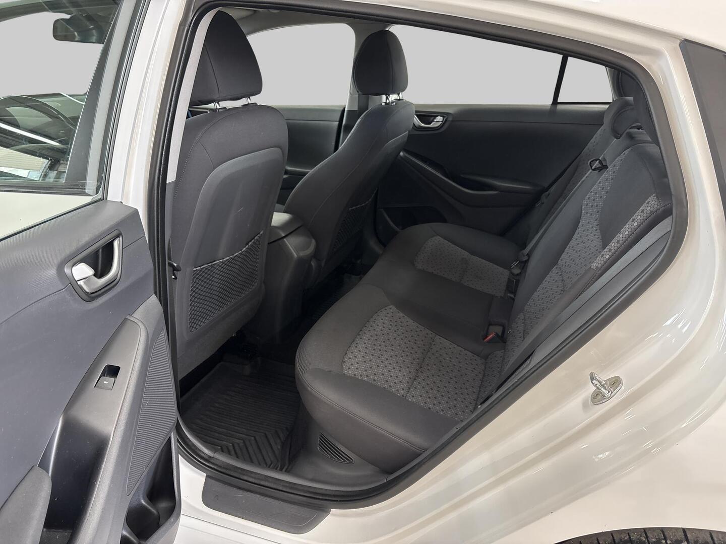 HYUNDAI IONIQ plug-in 2017