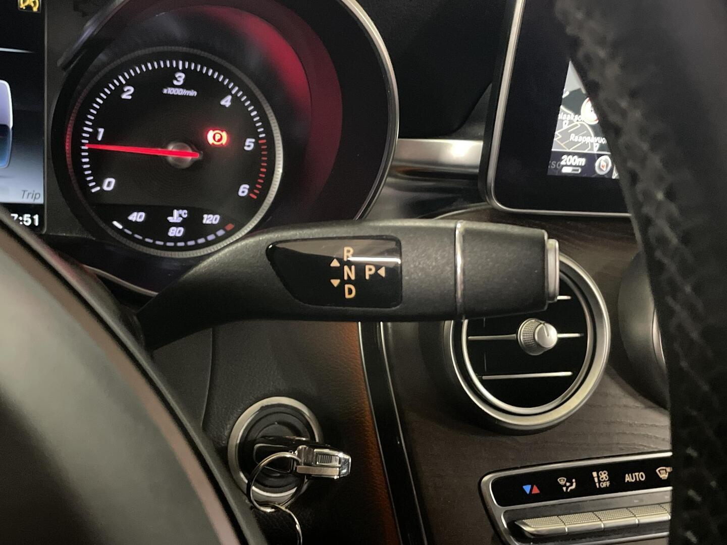 MERCEDES-BENZ C 2015