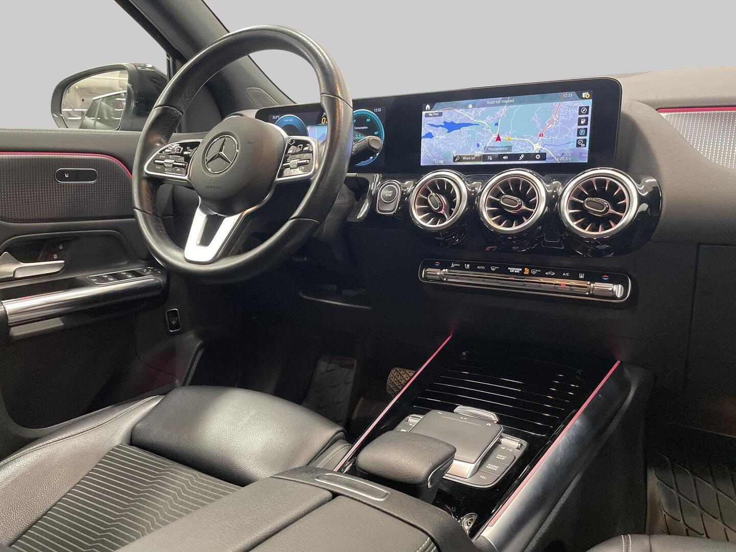 MERCEDES-BENZ EQA 2021