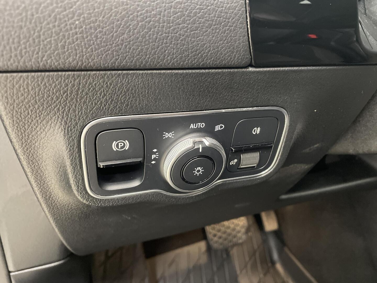 MERCEDES-BENZ EQA 2021