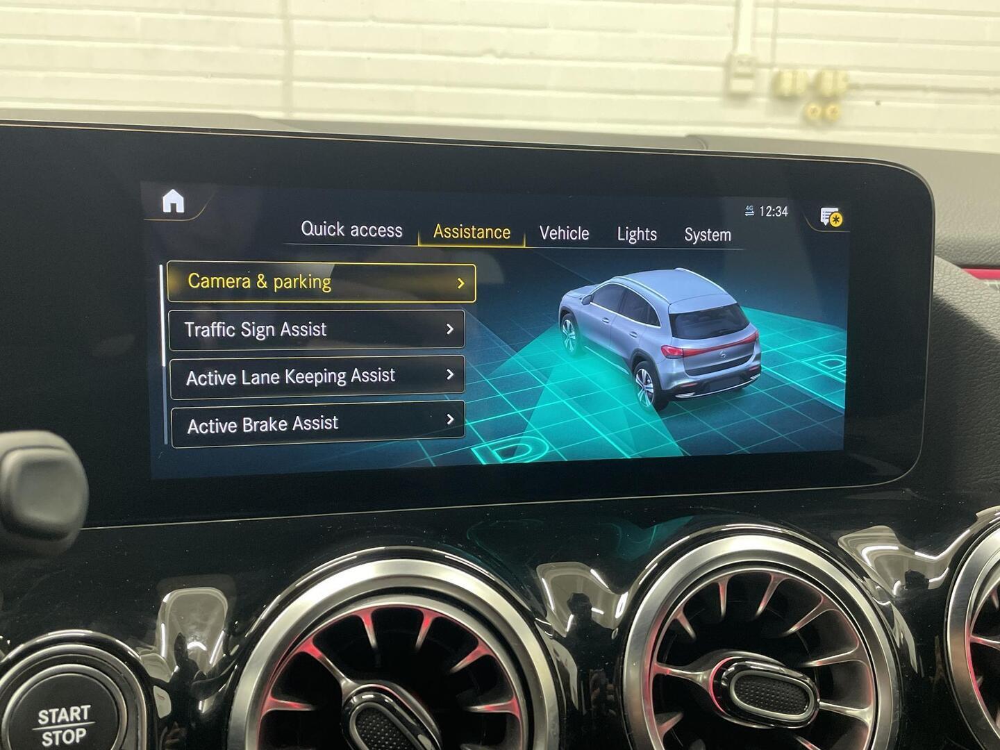 MERCEDES-BENZ EQA 2021