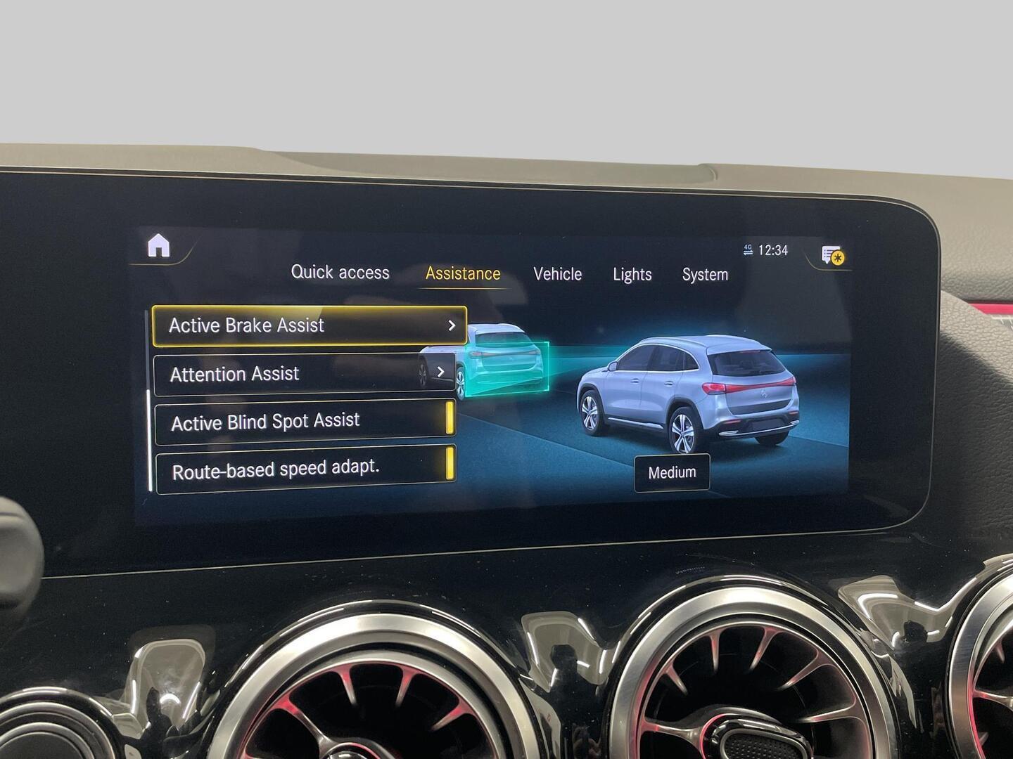 MERCEDES-BENZ EQA 2021