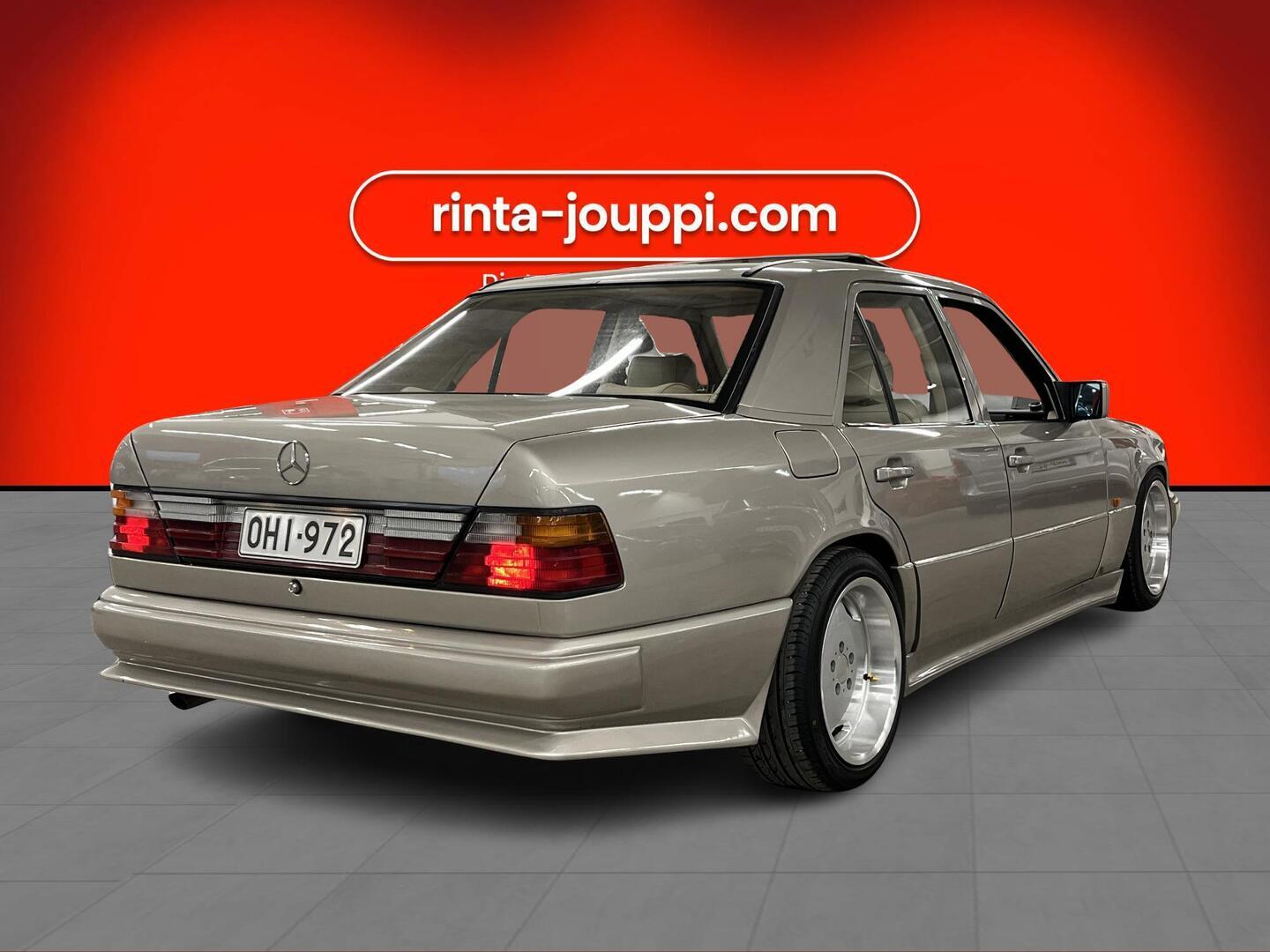 MERCEDES-BENZ E 1989