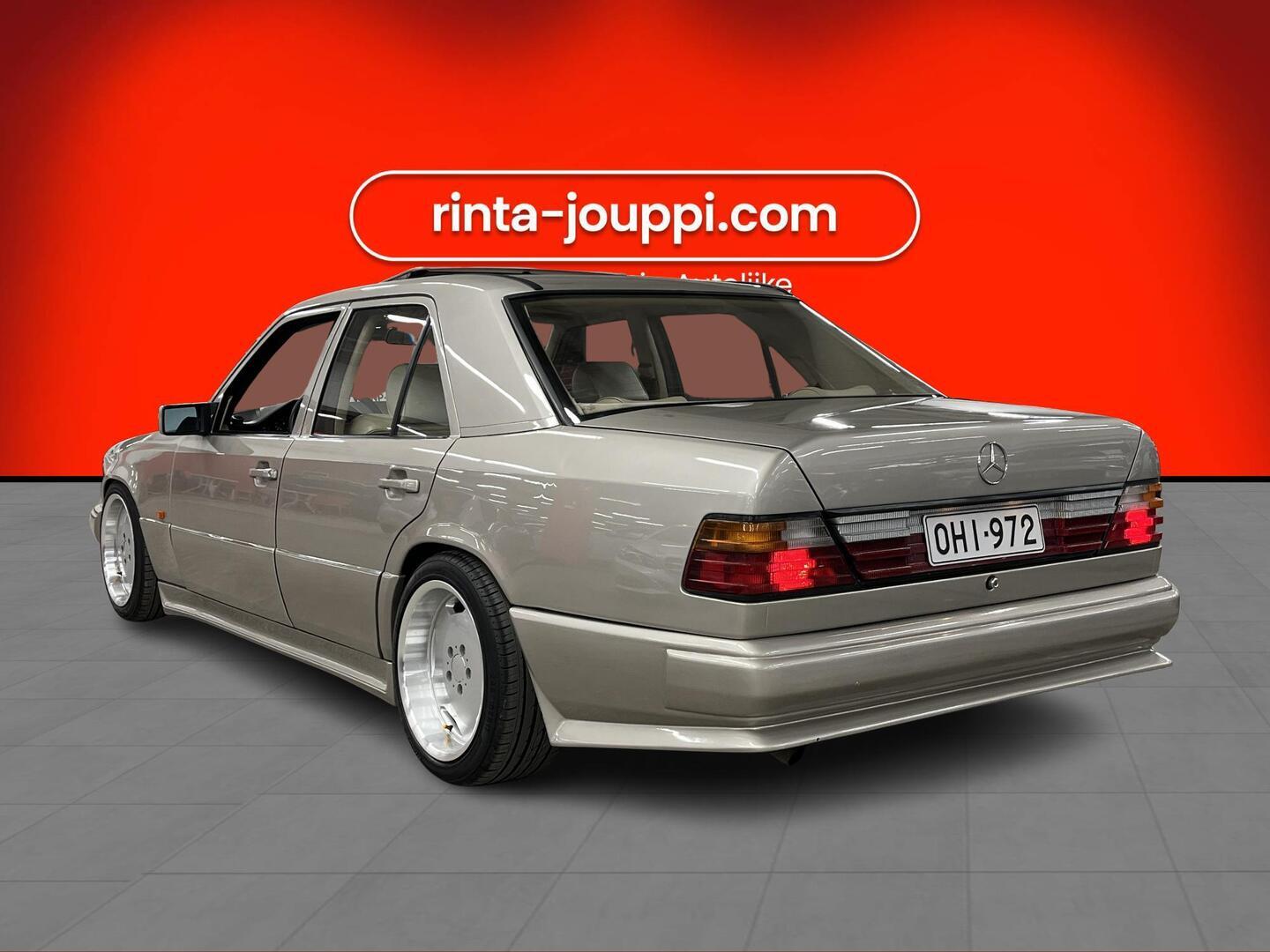 MERCEDES-BENZ E 1989