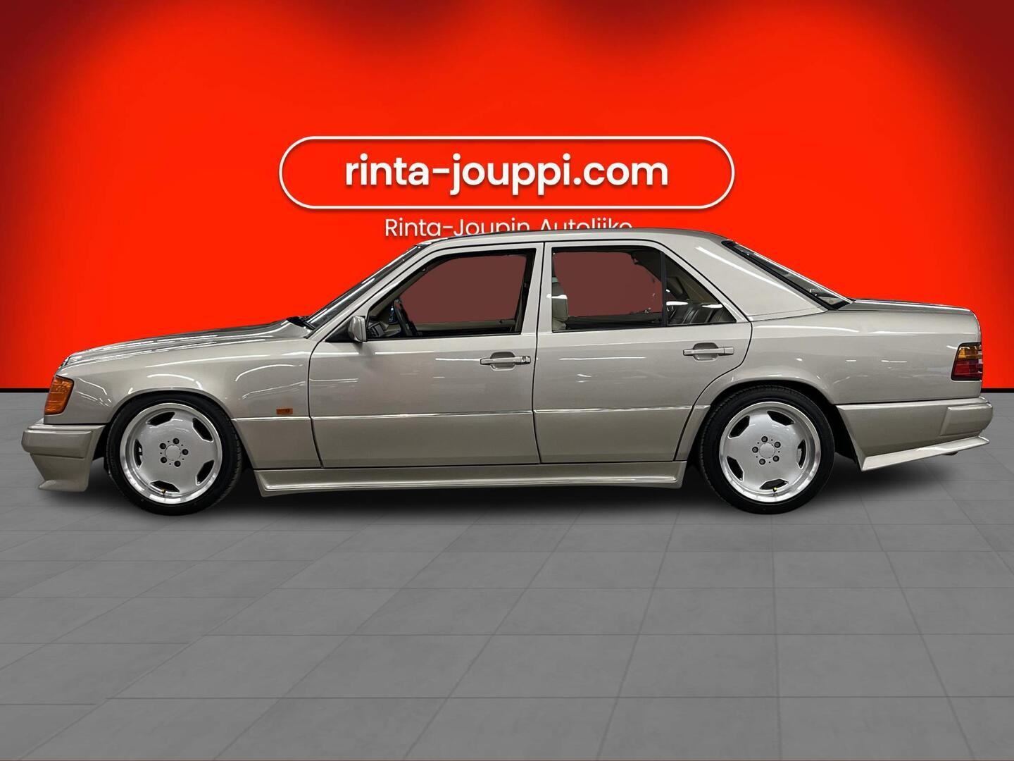 MERCEDES-BENZ E 1989