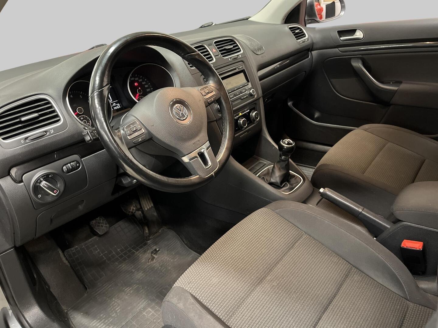 VOLKSWAGEN Golf 2010