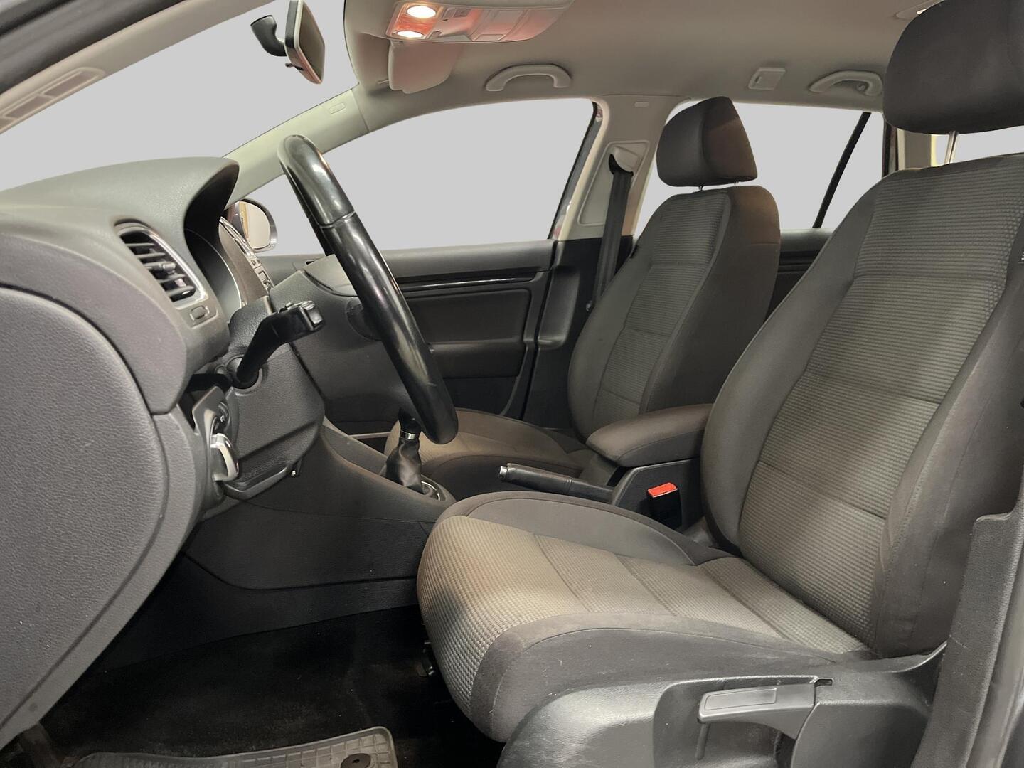 VOLKSWAGEN Golf 2010