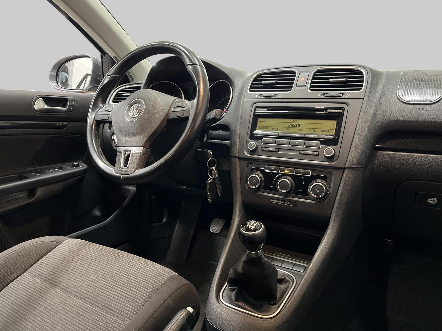 VOLKSWAGEN Golf 2010