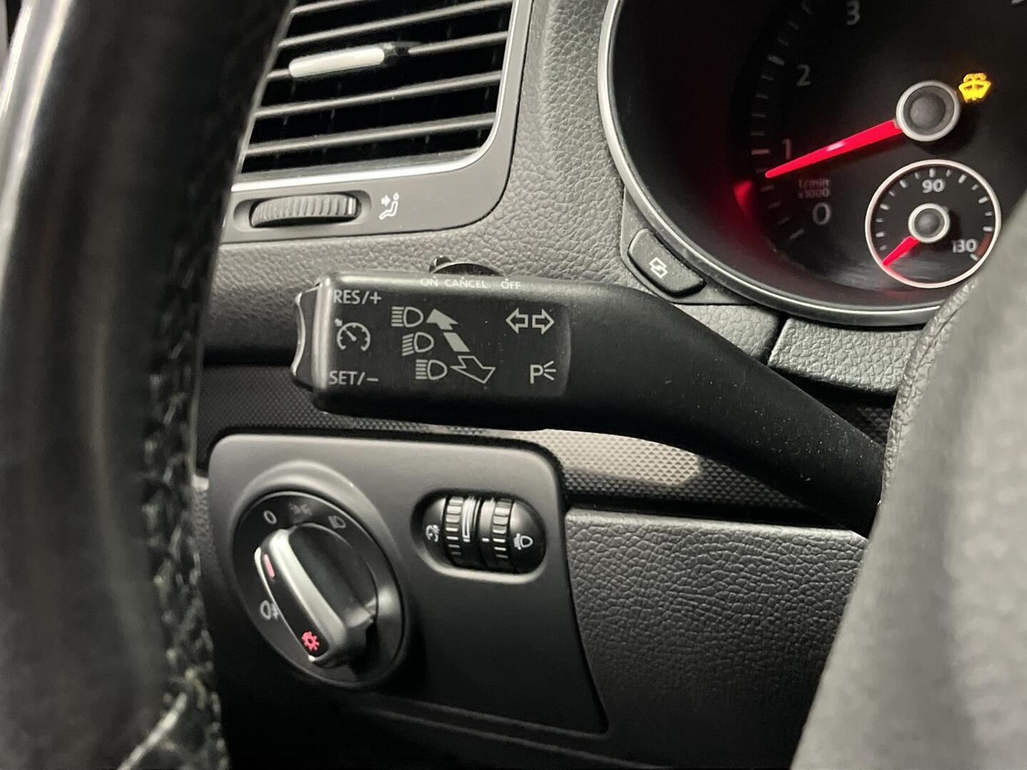 VOLKSWAGEN Golf 2010