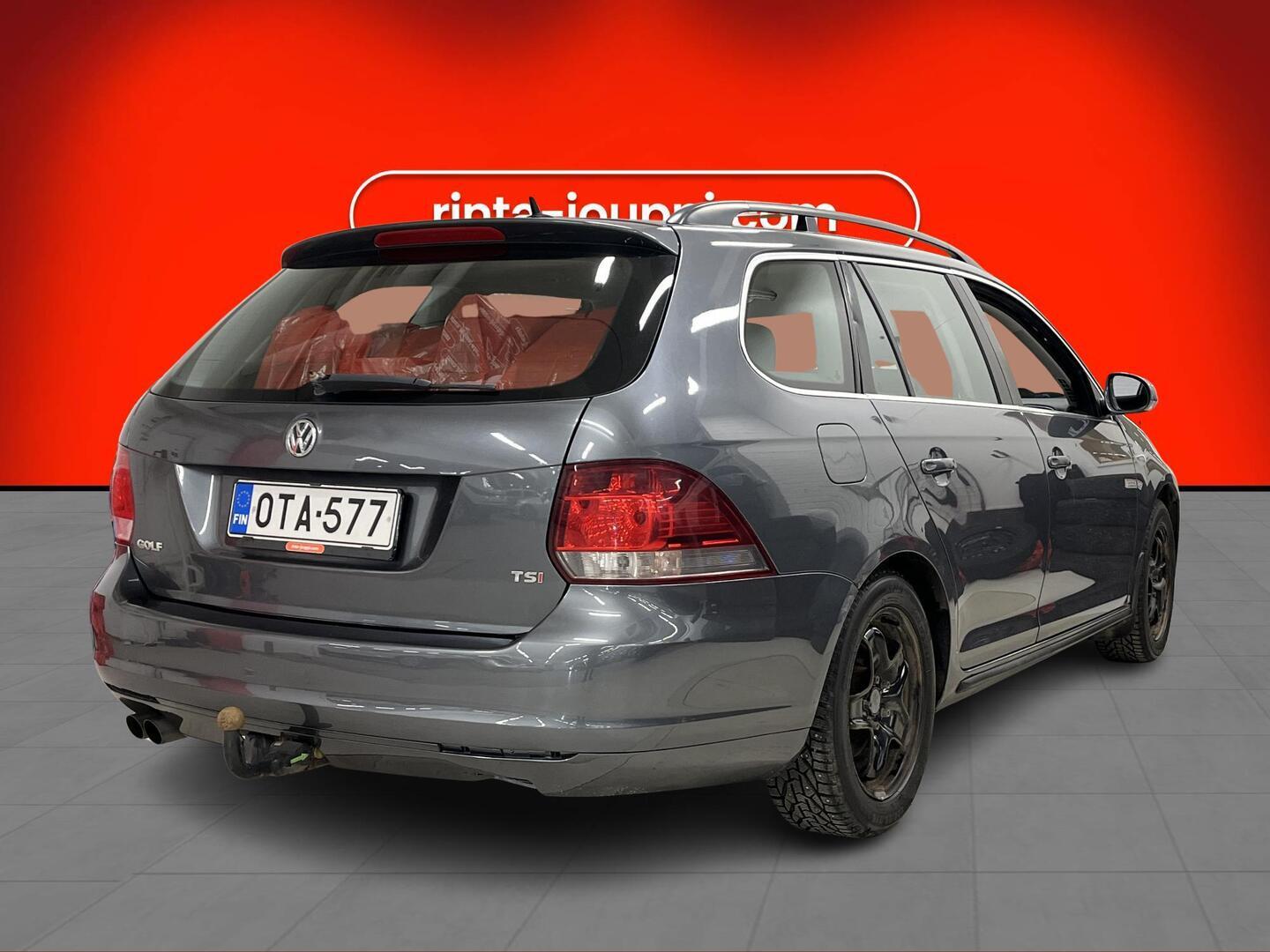 VOLKSWAGEN Golf 2010