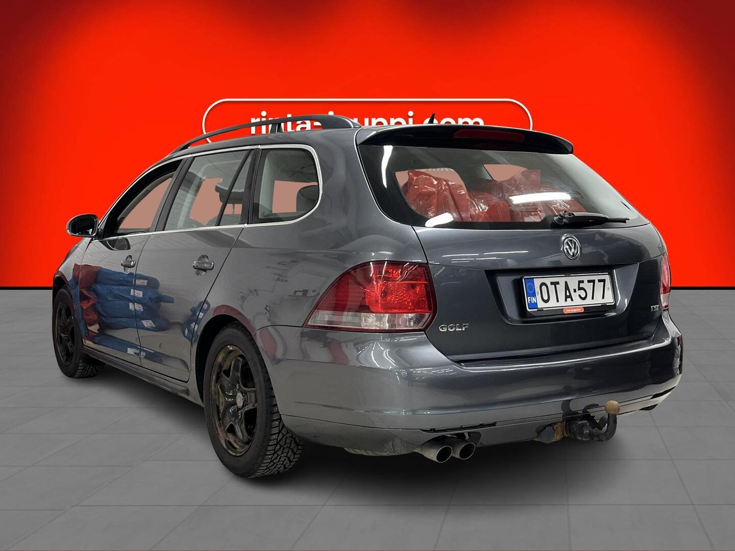 VOLKSWAGEN Golf 2010