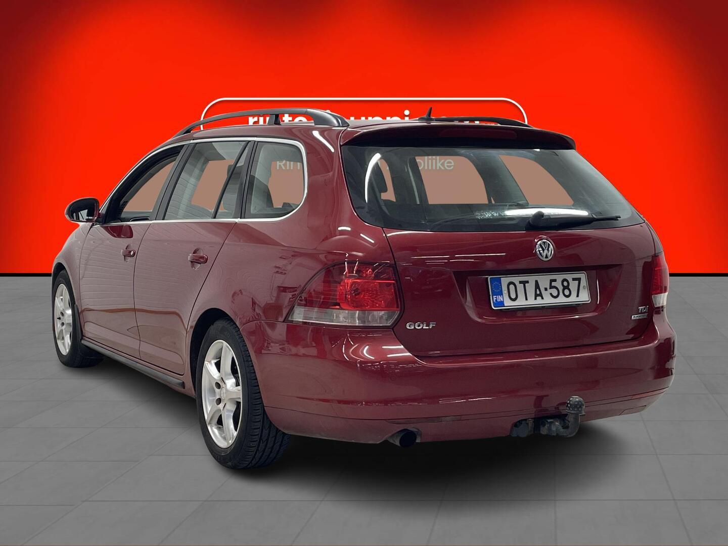 VOLKSWAGEN Golf 2010