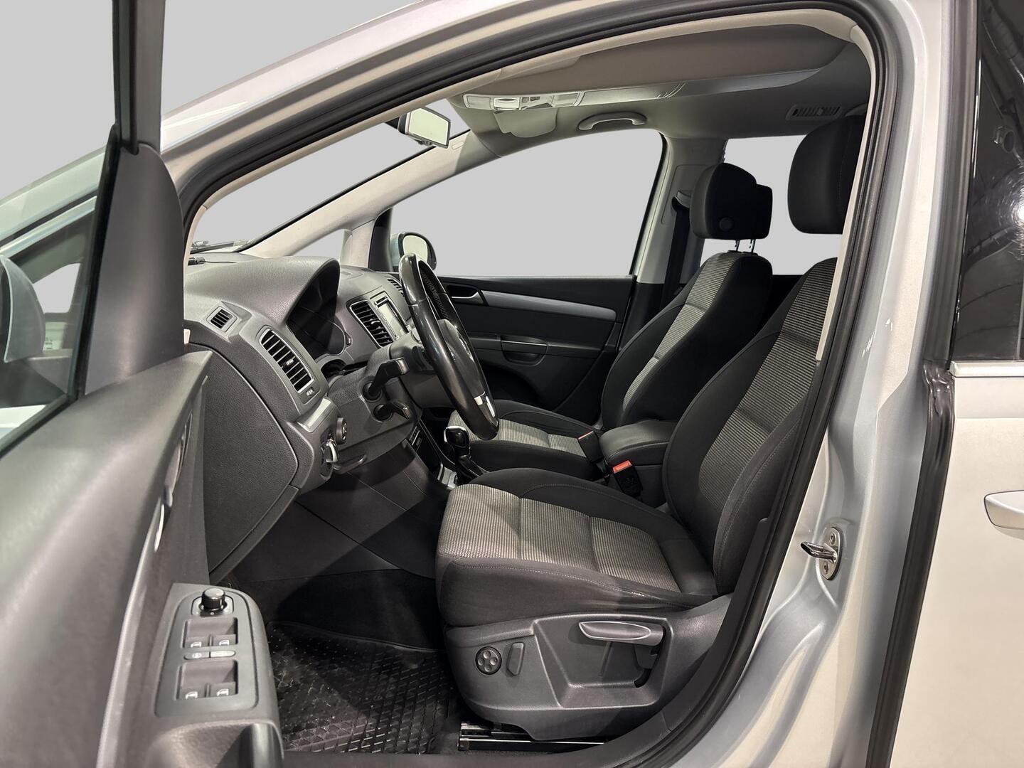VOLKSWAGEN Sharan 2013