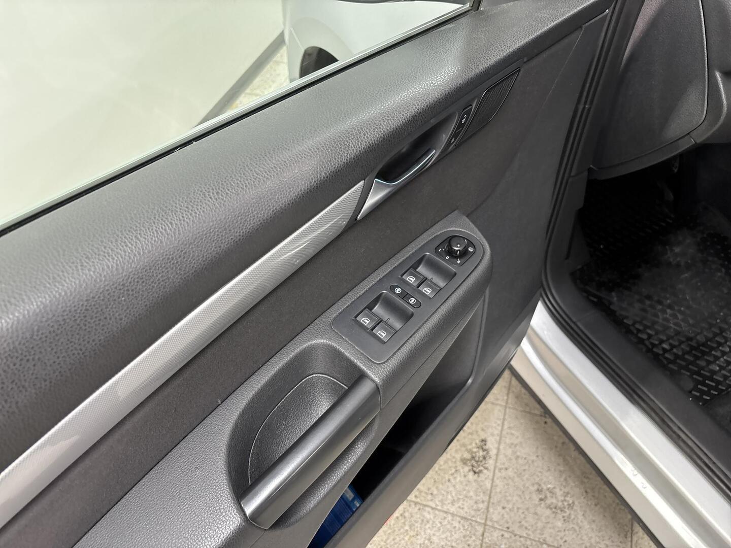 VOLKSWAGEN Sharan 2013