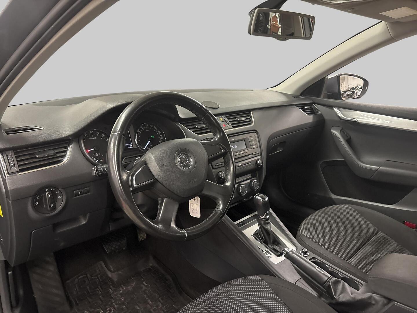 SKODA Octavia 2014