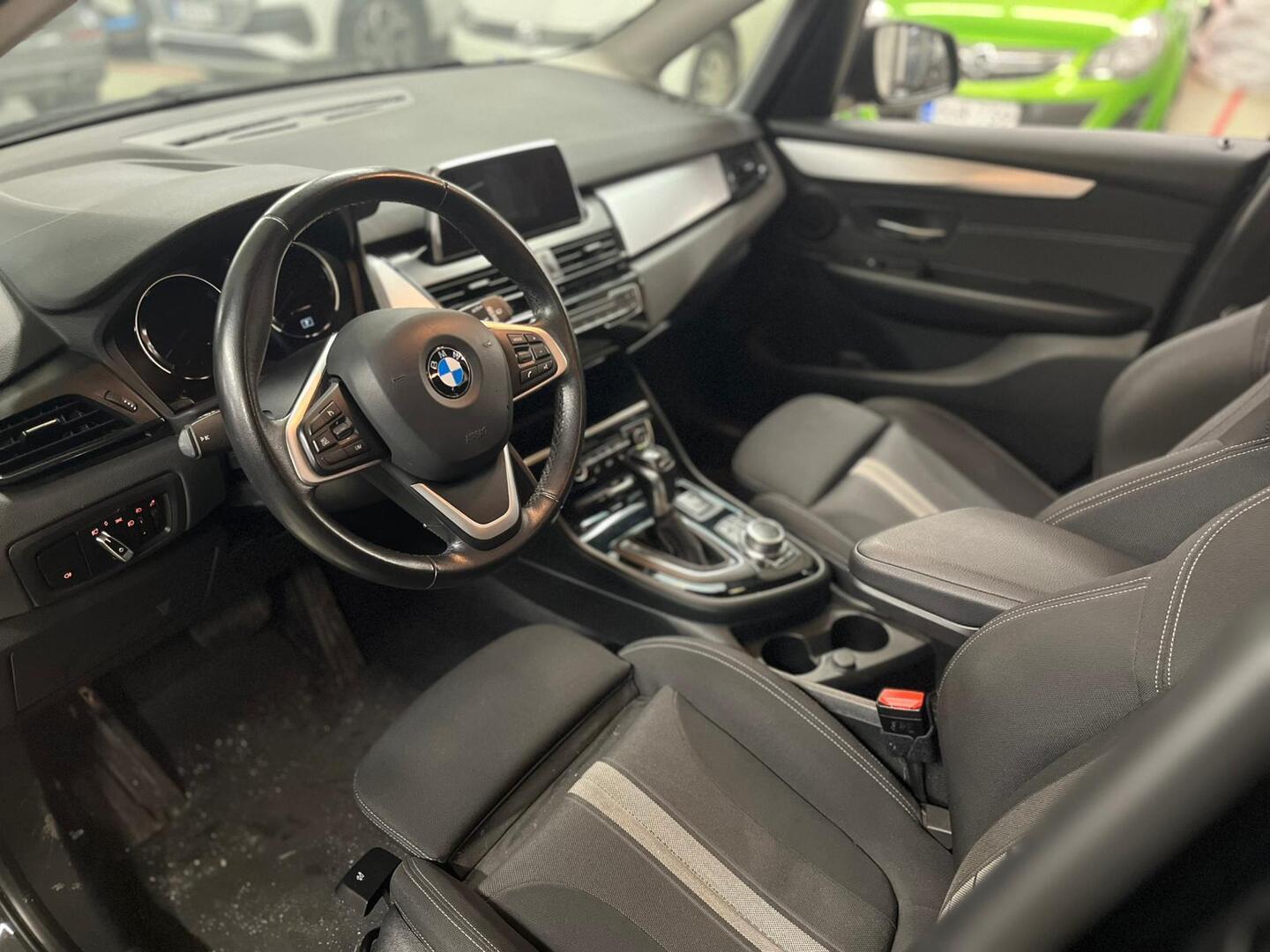 BMW 225 2019