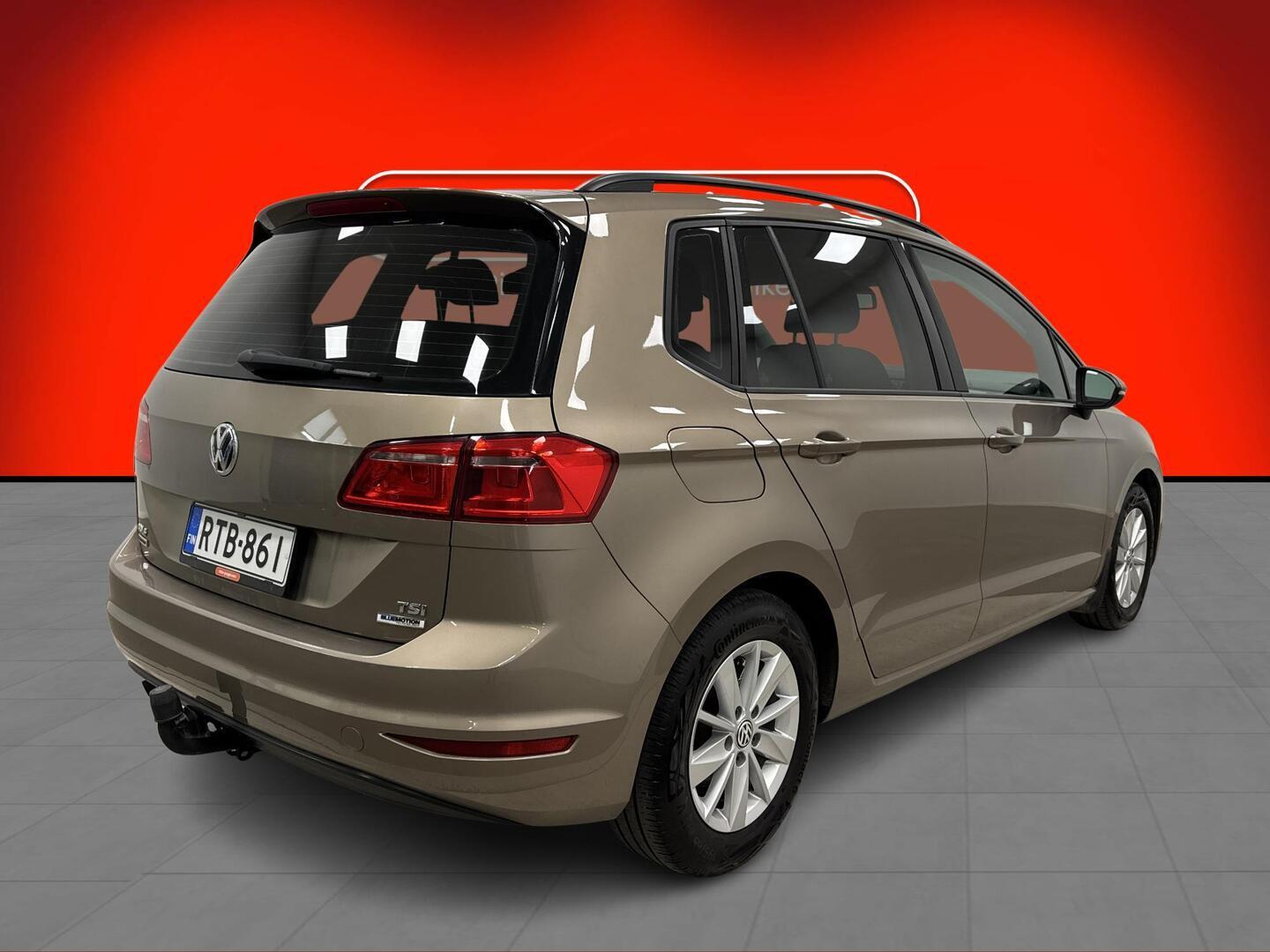 VOLKSWAGEN Golf Sportsvan 2014
