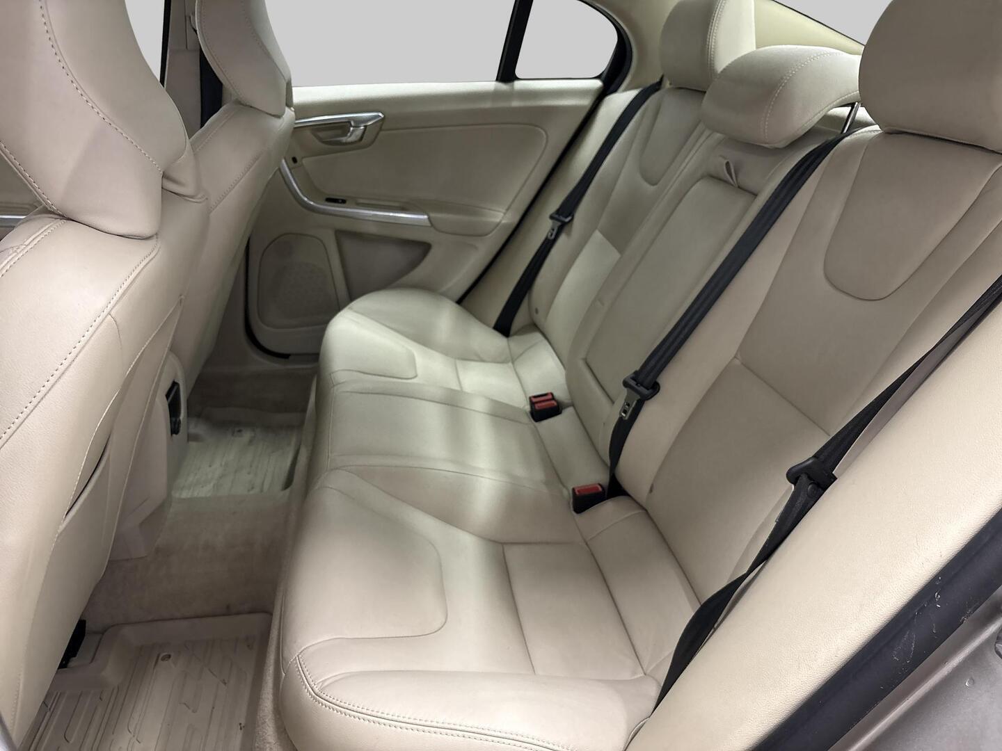 VOLVO S60 2015