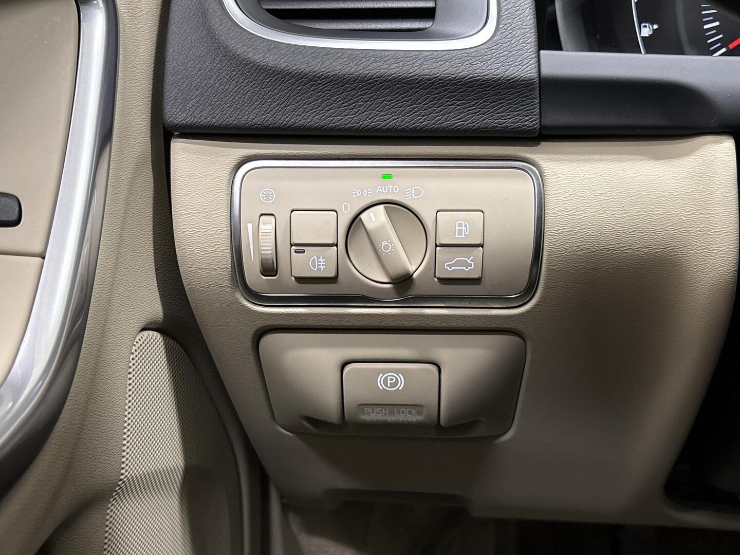 VOLVO S60 2015