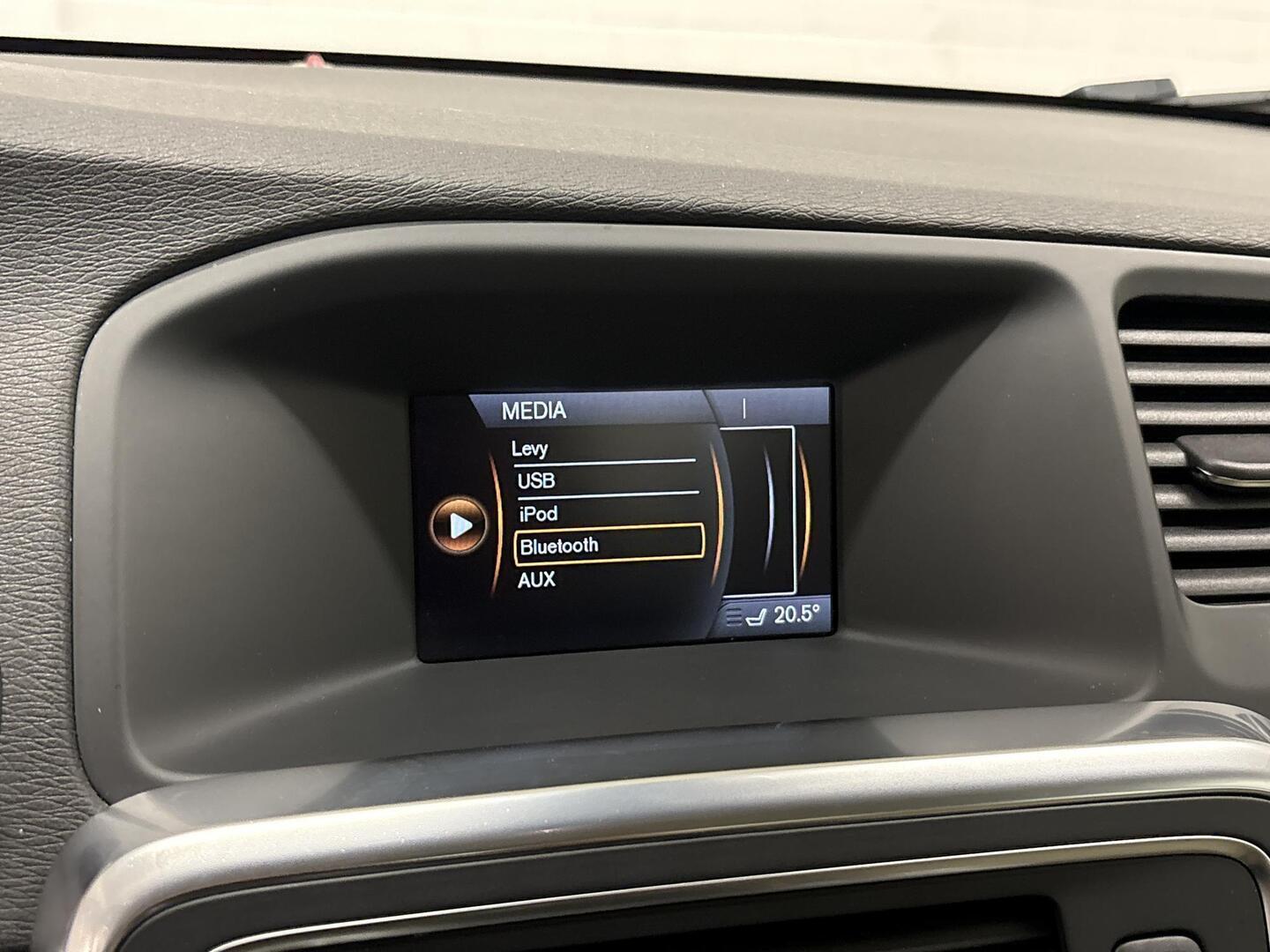VOLVO S60 2015