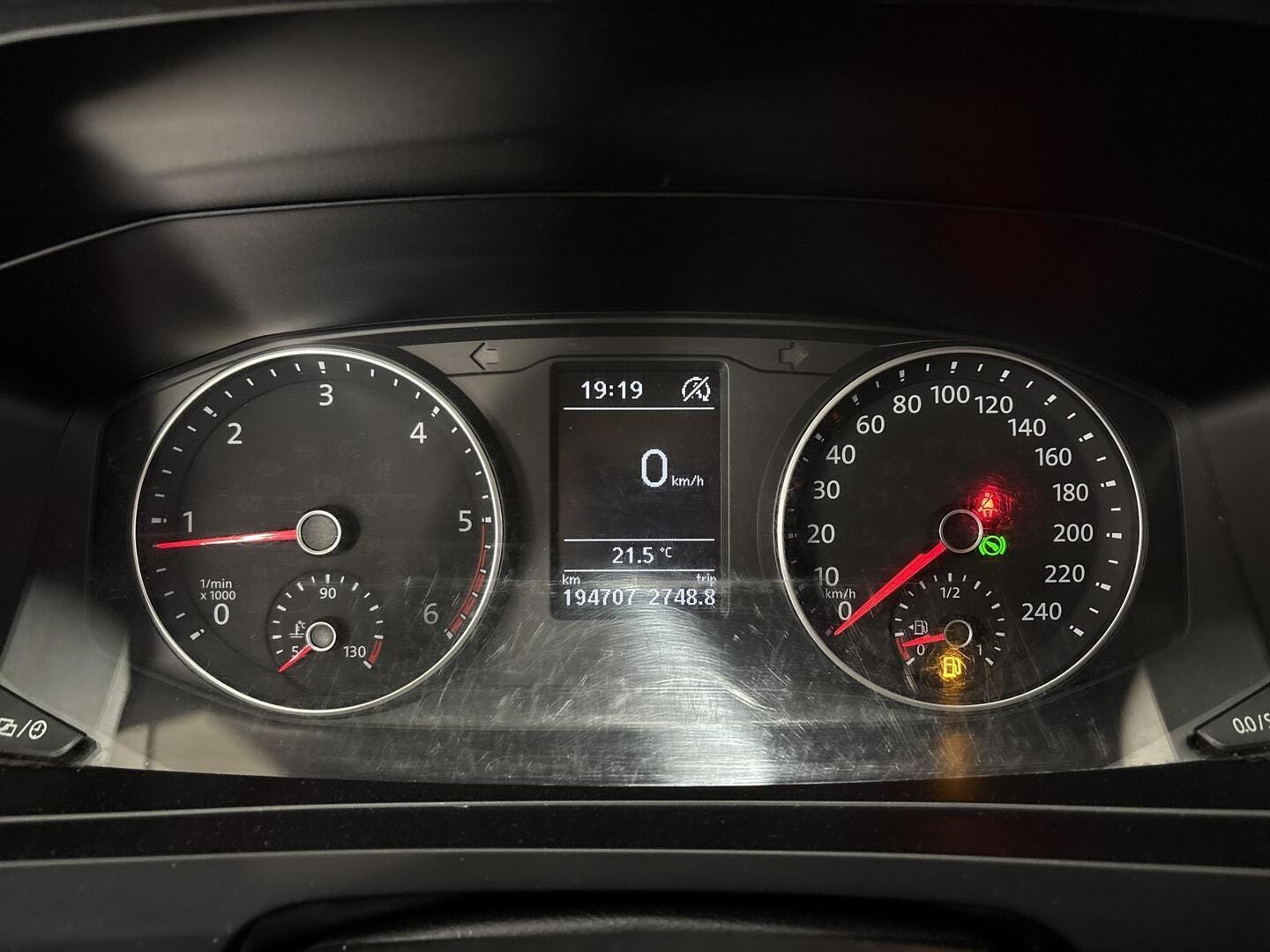 VOLKSWAGEN Caravelle 2017