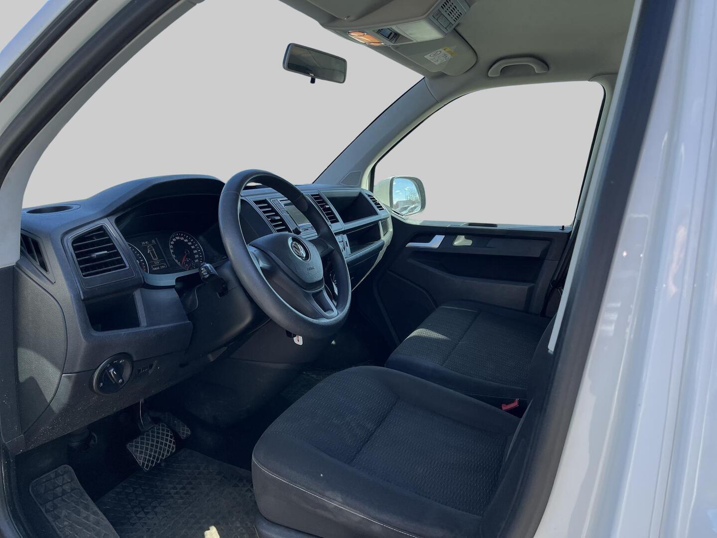VOLKSWAGEN Caravelle 2017