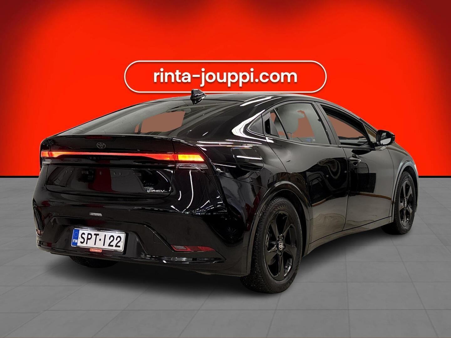 TOYOTA Prius Plug-in 2025