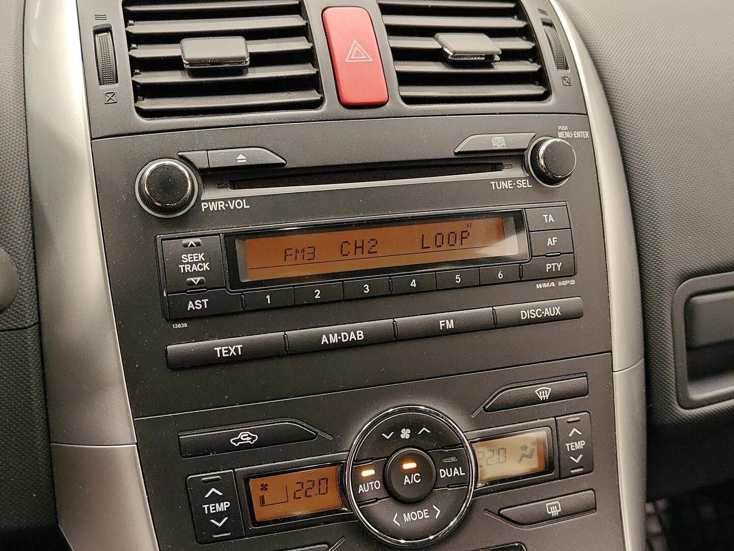 TOYOTA Auris 2010