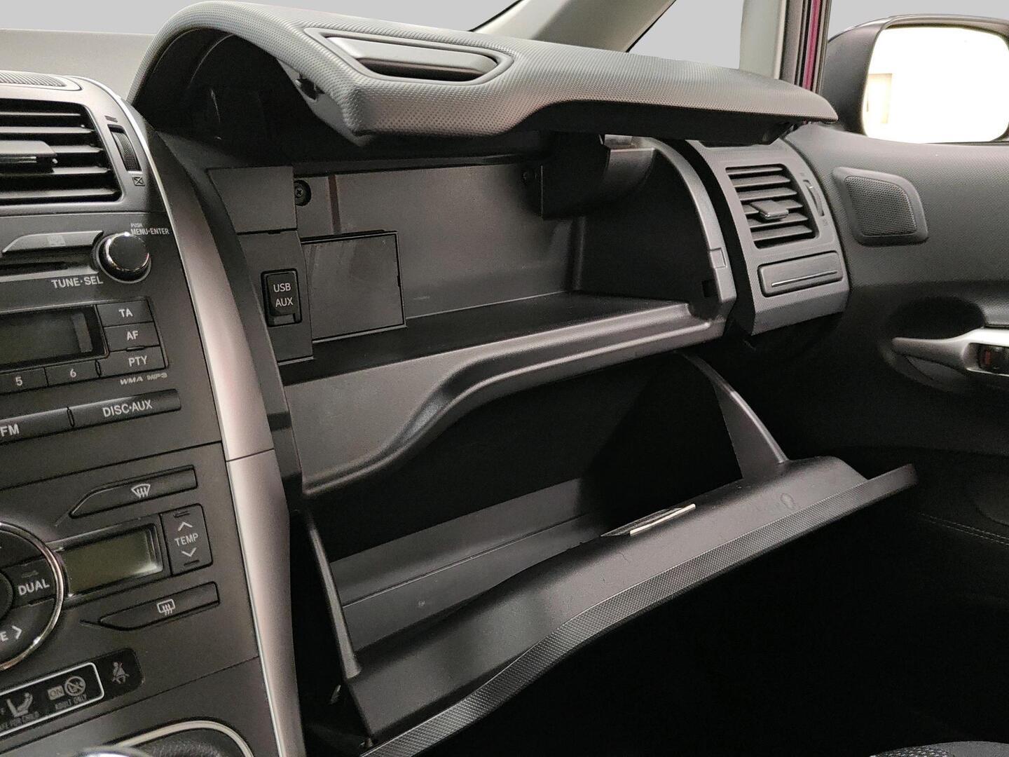 TOYOTA Auris 2010