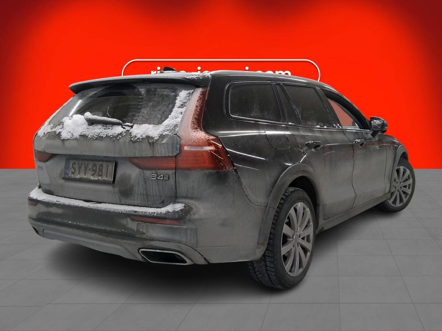 VOLVO V60 Cross Country 2021