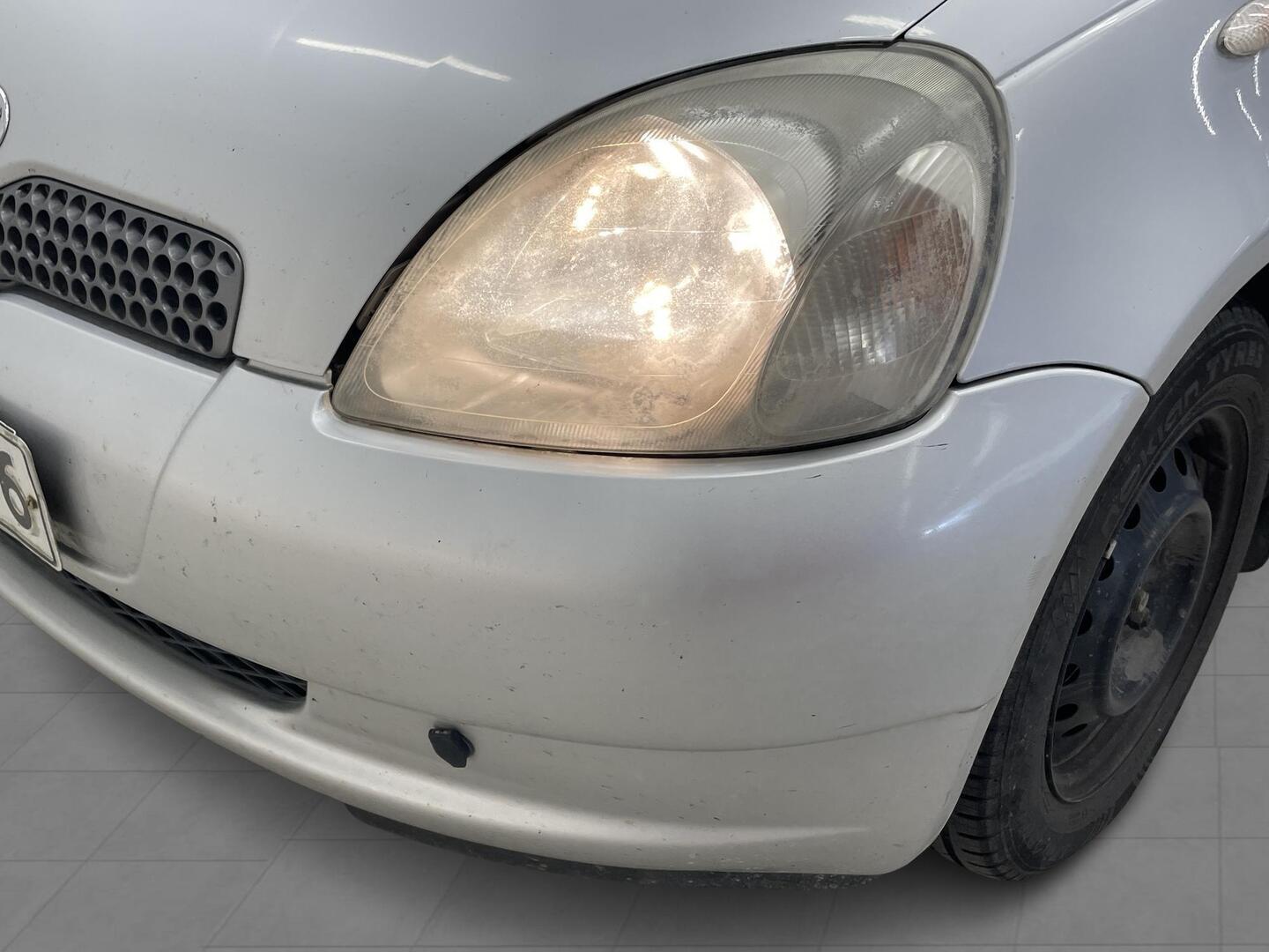 TOYOTA Yaris 2002