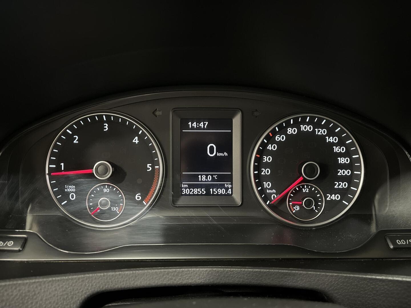 VOLKSWAGEN Caravelle 2014