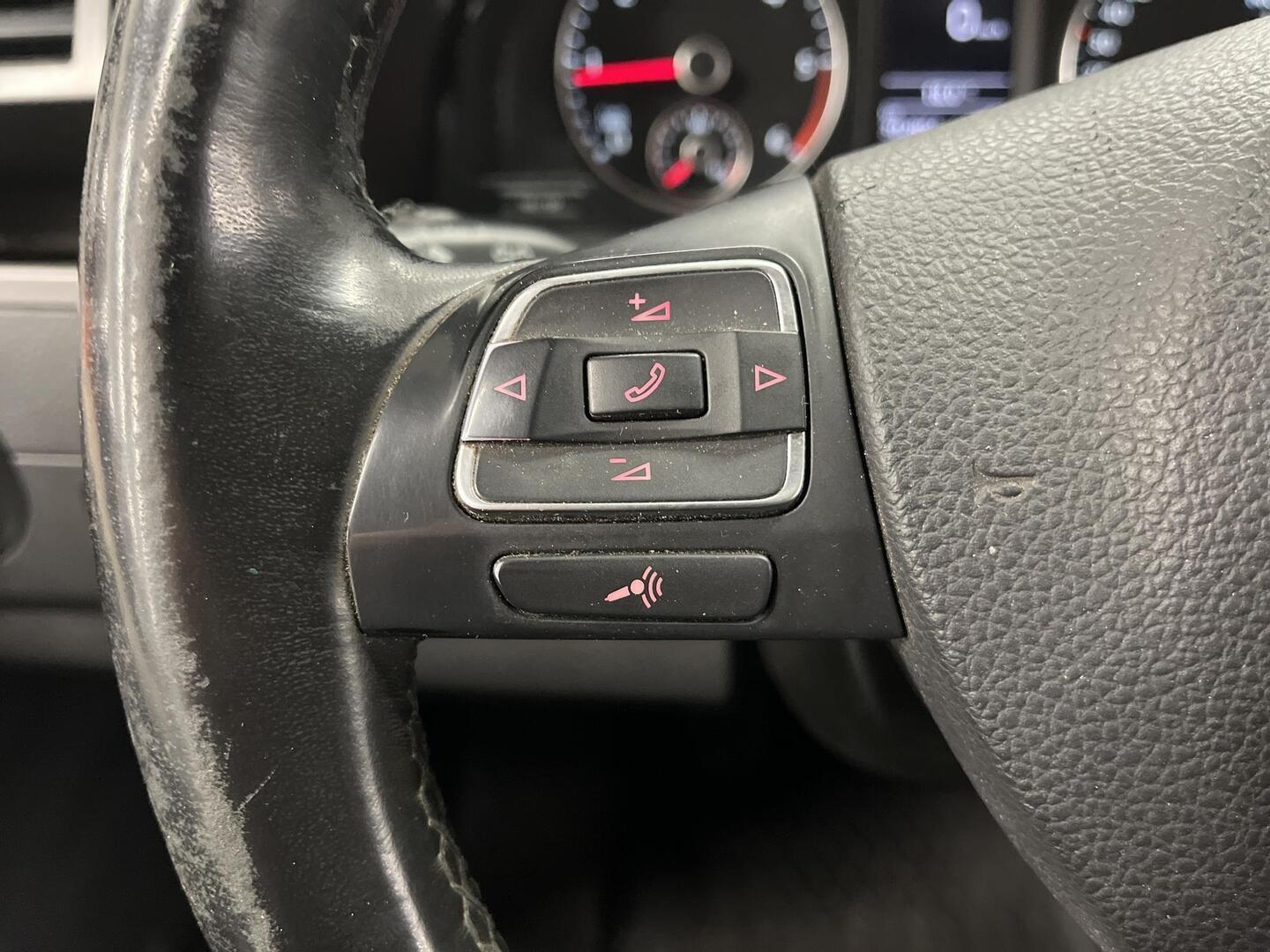 VOLKSWAGEN Caravelle 2014