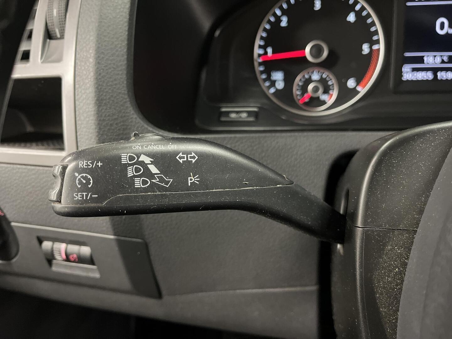 VOLKSWAGEN Caravelle 2014